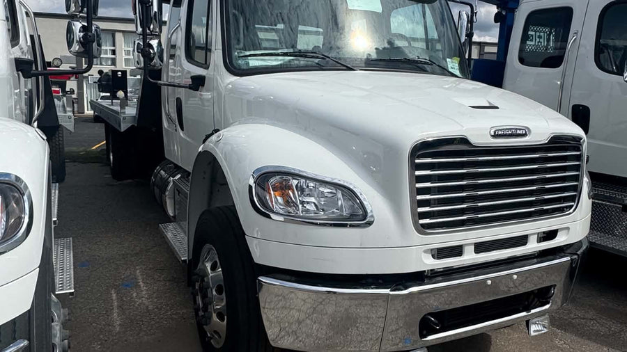 2026 FREIGHTLINER M2 EXTENDED CAB WITH 20TB 23' CARRIER
