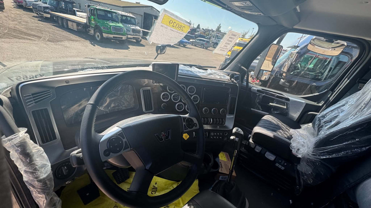 2026 WESTERN STAR 49X WITH 50CS WRECKER - photo 8 of 8