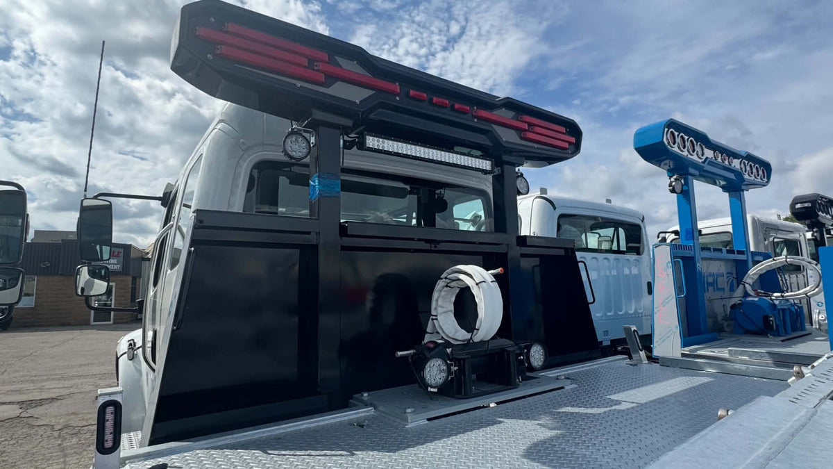 2026 FORD MV607 PLUS WITH 20TB 23' CARRIER - photo 2 of 2