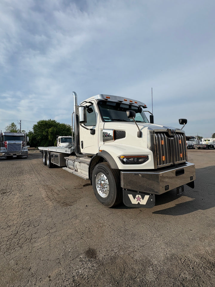 2025 WESTERN STAR 47X WITH 40TB CARRIER