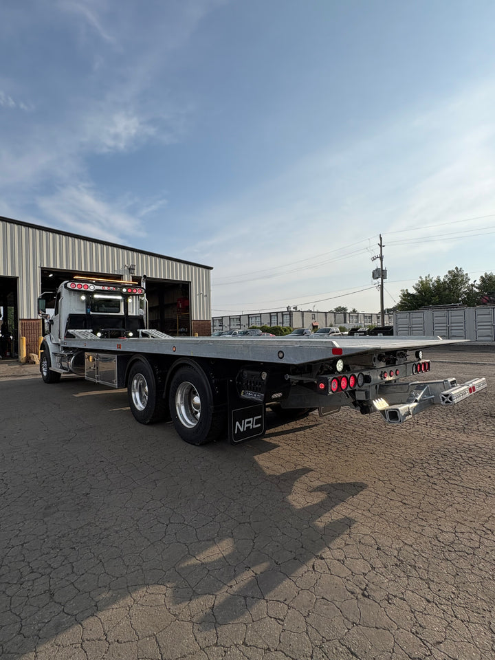 2025 WESTERN STAR 47X WITH 40TB CARRIER