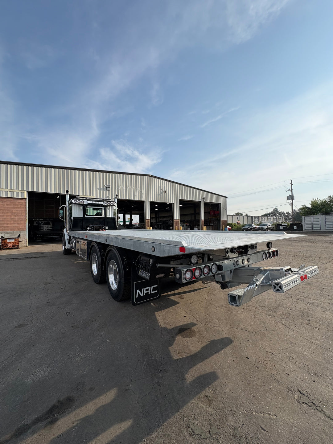 2025 WESTERN STAR 47X WITH 40TB CARRIER