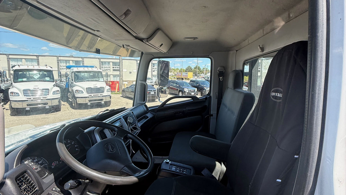 2020 HINO 338 WITH 20TB CARRIER - photo 7 of 8