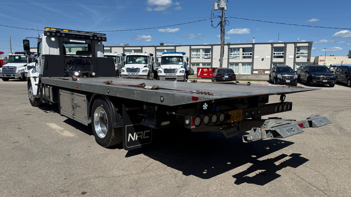 2020 HINO 338 WITH 20TB CARRIER - photo 1 of 8