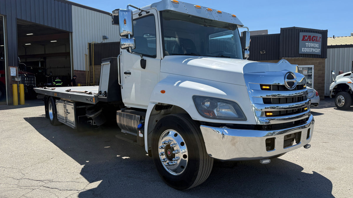 2020 HINO 338 WITH 20TB CARRIER - photo 4 of 8
