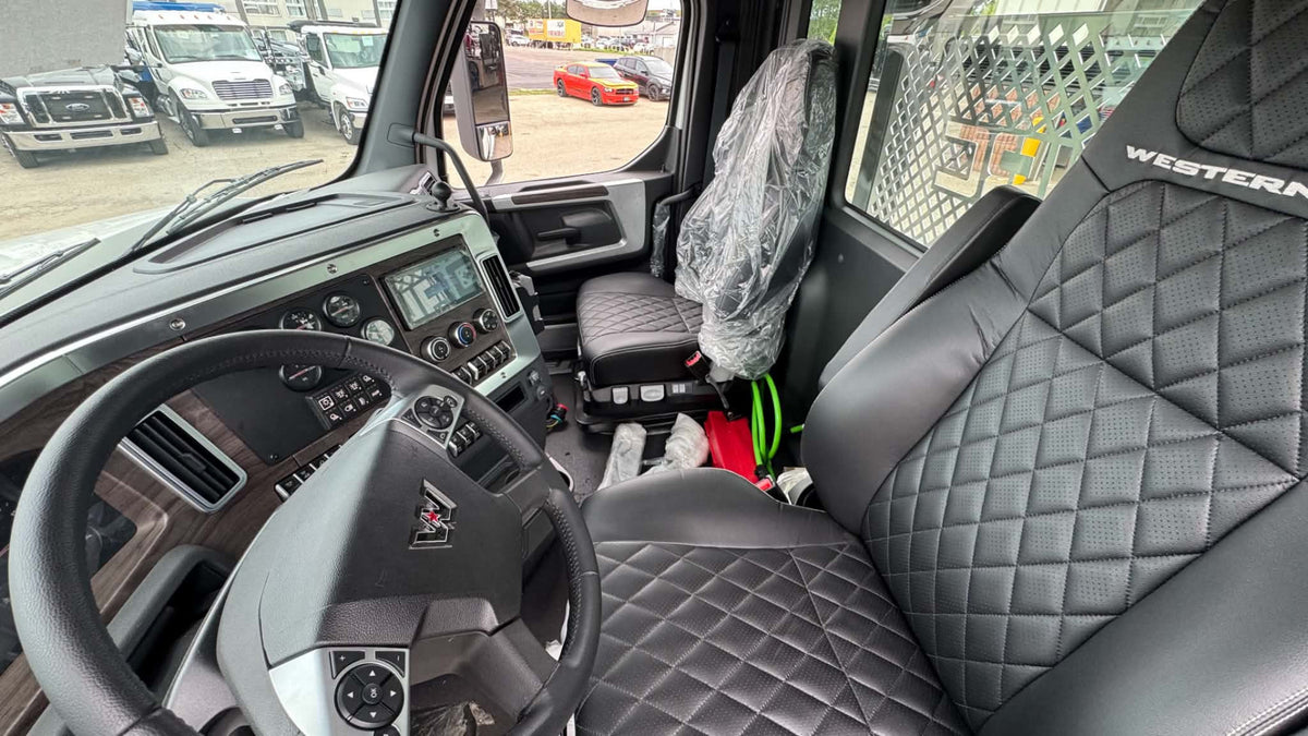 2026 WESTERN STAR 47X WITH 40TB CARRIER - photo 6 of 8